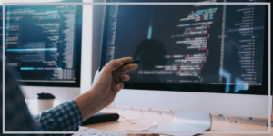 웹 개발자 사무실에서 일하는 이미지